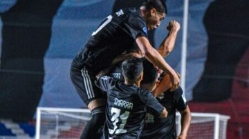 Triunfo clave de Riestra ante Montevideo City Torque para escalar en la Sudamericana
