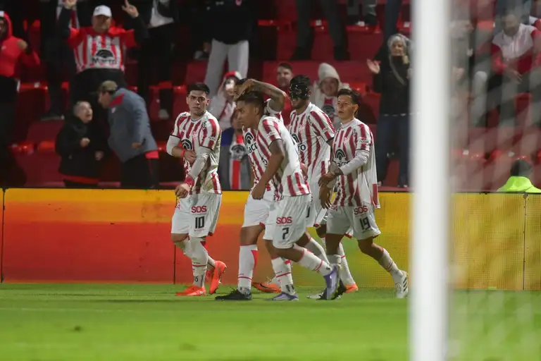 Instituto recibe a Estudiantes por el Torneo Apertura