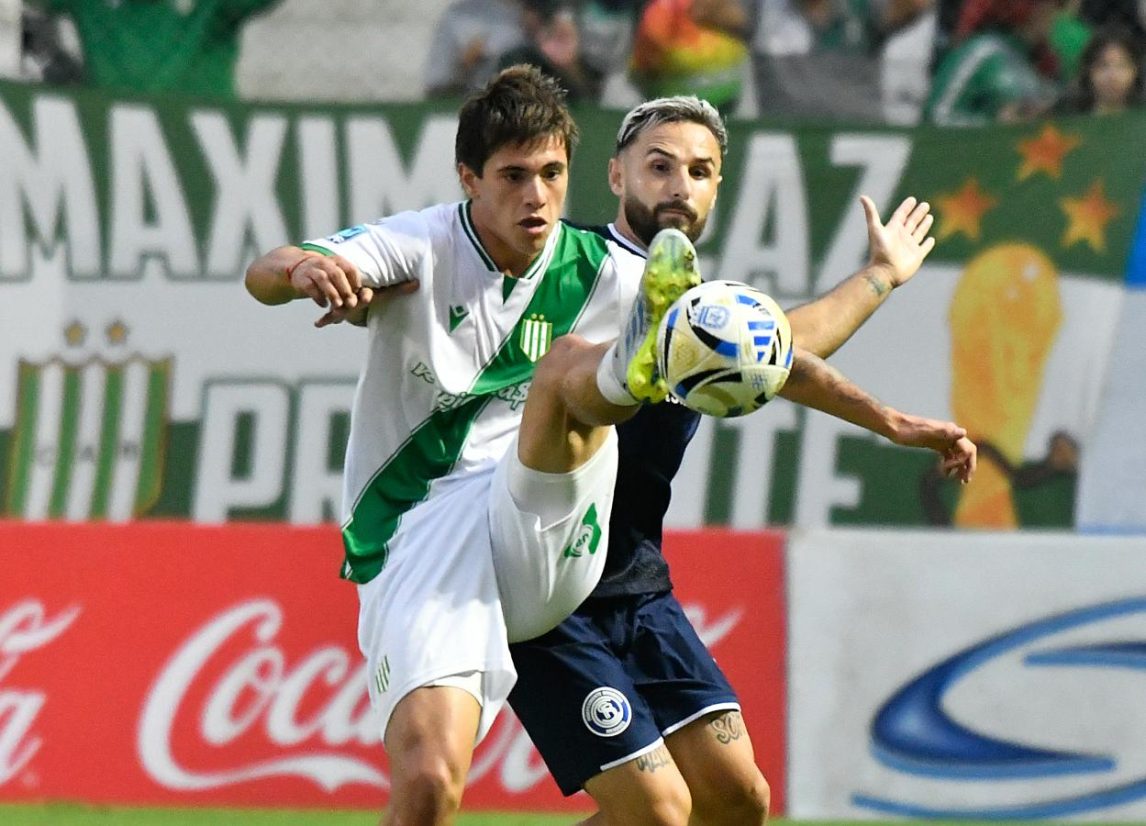 Banfield no pudo con Independiente Rivadavia y dejó pasar una chance clave