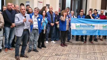 Bancarios confirmaron un paro de 24 horas para el lunes 27