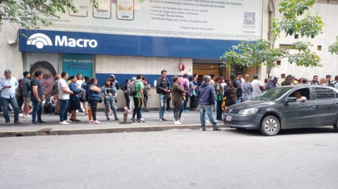 Crisis en el sector bancario: aseguran que cerrarán sucursales y peligran los puestos laborales