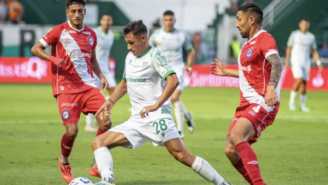 Argentinos recibe a Banfield en un duelo clave en La Paternal