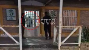 VIDEO | Máxima tensión en Forres: un hombre se atrincheró, se roció con nafta y amenazó con lo peor