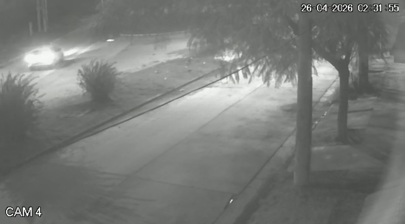 Embistió a una moto y escapó: piden ayuda para encontrar al responsable