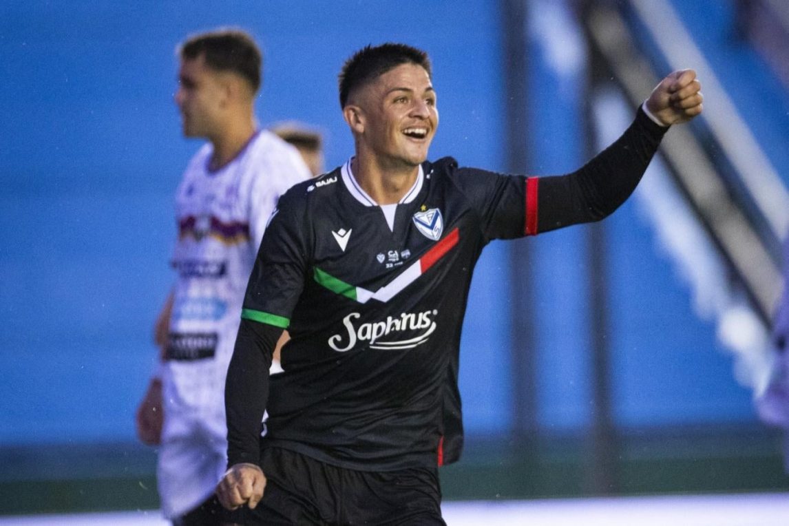 Vélez Sársfield goleó y avanzó sin problemas en la Copa Argentina