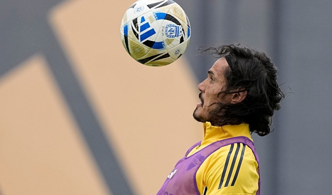 Cavani cada vez más cerca de volver en un momento clave para Boca