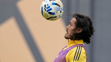 Cavani cada vez más cerca de volver en un momento clave para Boca