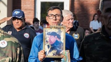 EN FOTOS: Así fue el emocionante desfile de fuerzas y veteranos que marcó el acto por Malvinas