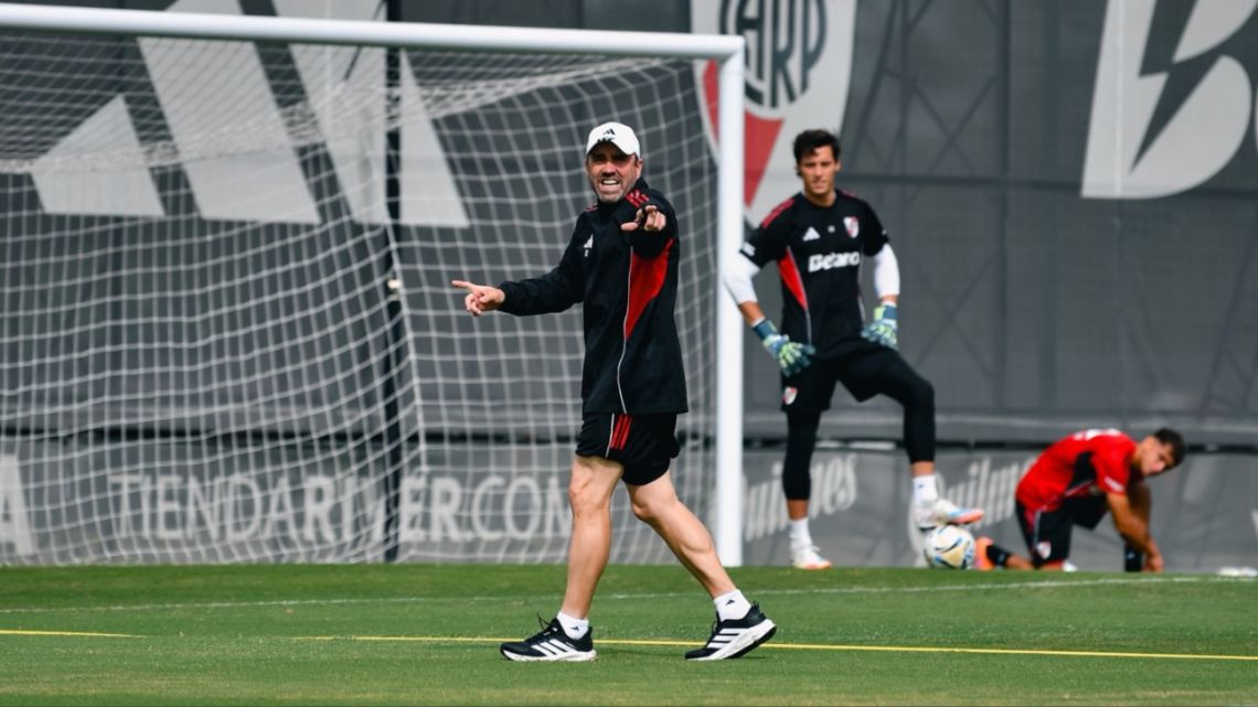 Entre el desgaste y los cambios obligados: River define el equipo ante Racing