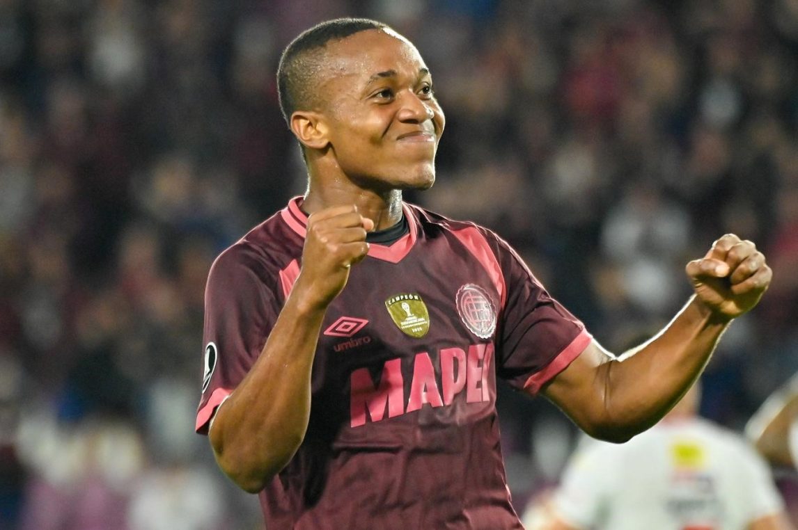 Lanús se hizo fuerte en casa y venció a Always Ready por la mínima