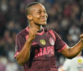 Lanús se hizo fuerte en casa y venció a Always Ready por la mínima