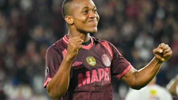 Lanús se hizo fuerte en casa y venció a Always Ready por la mínima