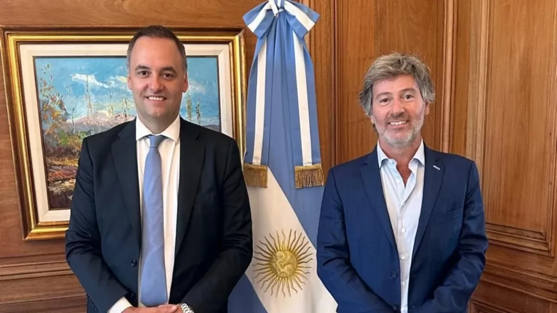 El Código Penal “en el freezer”: ¿Por qué la demora del Gobierno beneficia a Manuel Adorni?