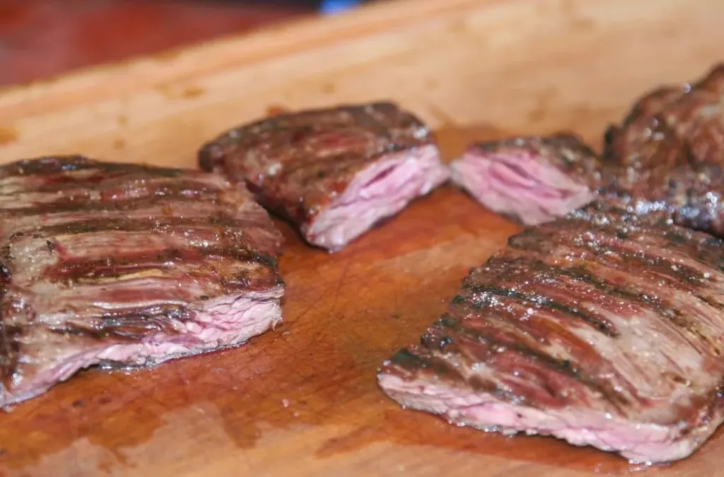 Asado, un lujo histórico: el consumo de carne en Argentina cayó a su nivel más bajo en 20 años