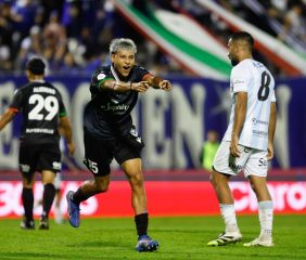 Vélez venció a Gimnasia y Tiro y sigue en la Copa Argentina
