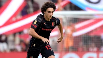 Estudiantes ganó en Córdoba y se metió en playoffs