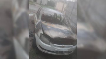 VIDEO: Pirómano causó caos en el B° Siglo XX al incendiar intencionalmente un auto