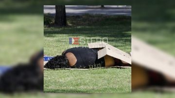 Encontraron a una mujer inconsciente en el Parque Oeste y sospechan de un coma alcohólico