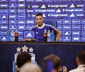 El tenso momento que vivió Scaloni en la conferencia de prensa por un infiltrado: “Pensé que era algo preparado”