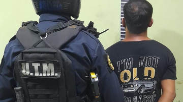 Detienen a un hombre en actitud sospechosa en pleno centro de La Banda: portaba un cuchillo y bochitas de cocaína