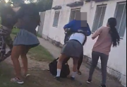 Violencia a la salida de un colegio de Santiago del Estero: una menor sufrió graves heridas