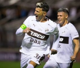 Platense debuta ante Corinthians de Brasil que llega sin su figura Memphis Depay
