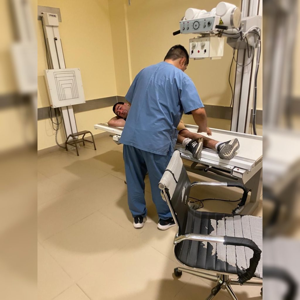 Denuncian a funcionario municipal por atacar brutalmente a un hombre con discapacidad