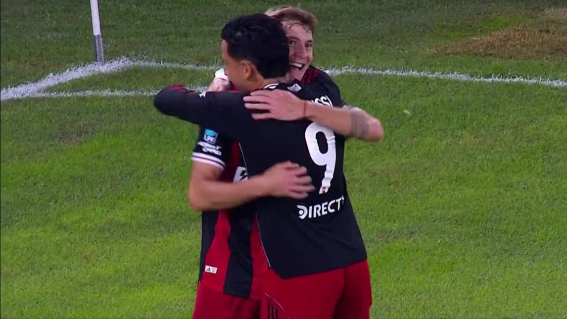 EN VIVO: River le gana a Racing en el Cilindro con el gol de Colidio y error de Rojo