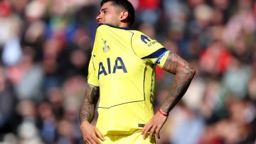 Se confirmó la lesión ligamentaria de “Cuti” Romero y llegaría con lo justo al Mundial