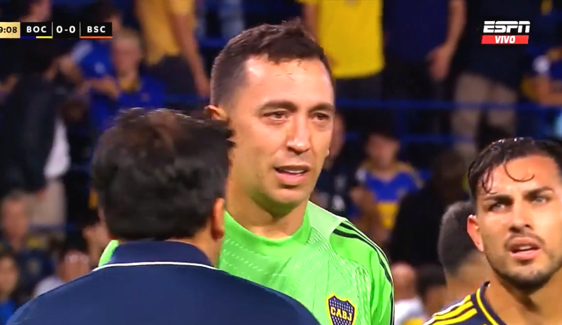 Increíble: Marchesín no duró ni diez minutos, salió lesionado y se perdería el Superclásico