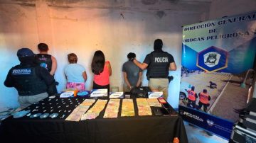 Prisión preventiva para dos mujeres y un hombre que vendían droga en el barrio Almirante Brown