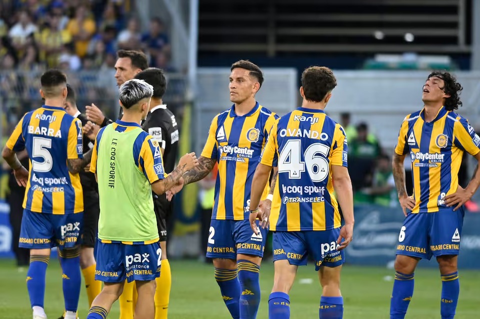 Rosario Central va por su primer triunfo en su visita a Libertad de Paraguay