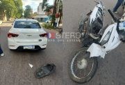 Avenida Rivadavia: estrelló su moto contra un auto cuando el semáforo cambió a rojo
