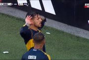 Brillante ejecución de Paredes en el penal y festejo a lo Riquelme con el Topo Gigio