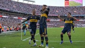 De la mano de un magistral Paredes, Boca le ganó a River el Superclásico en el Monumental