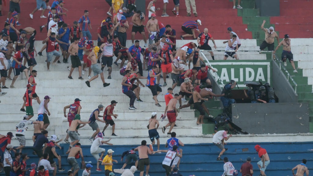 Impactantes videos de los incidentes en el clásico Cerro Porteño-Olimpia