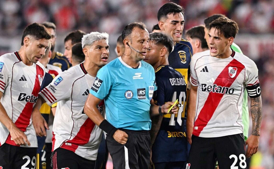 Tanto que llueve che: ¿Son las gallinas que no paran de llorar?