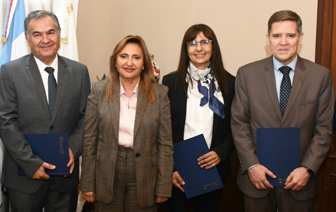 Norma Fuentes tomó juramento a nuevos funcionarios de la Municipalidad de la Capital