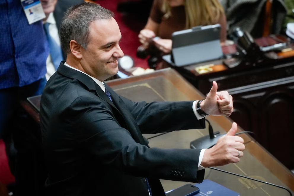 Adorni atacó con dureza al kirchnerismo y defendió el “plan anti-inflacionario” del oficialismo