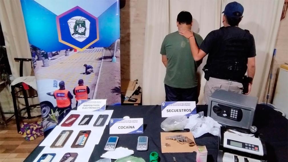 Seguirá preso el joven de 27 años que tenía un kiosco y delivery de drogas en el barrio 750 Viviendas