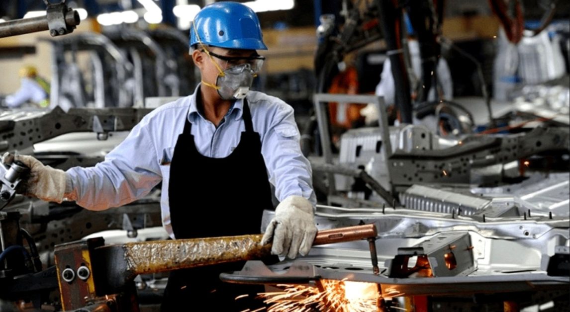 Fuerte golpe al empleo industrial: ya se perdieron casi 80 mil puestos desde la asunción de Milei