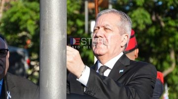 El gobernador Elías Suárez encabeza el acto por el Día del Veterano y de los Caídos en la Guerra de Malvinas