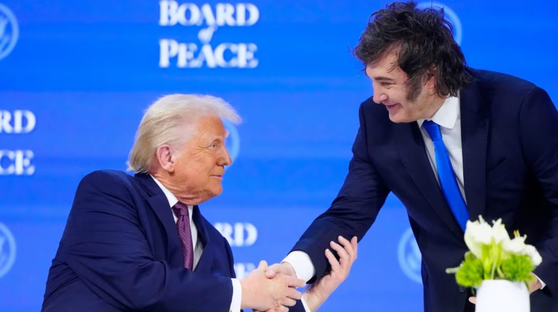 El Gobierno repudió el “intento de asesinato” contra Trump en la cena de corresponsales