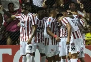 Deportivo Riestra recibe a Instituto en un cruce clave por los playoffs