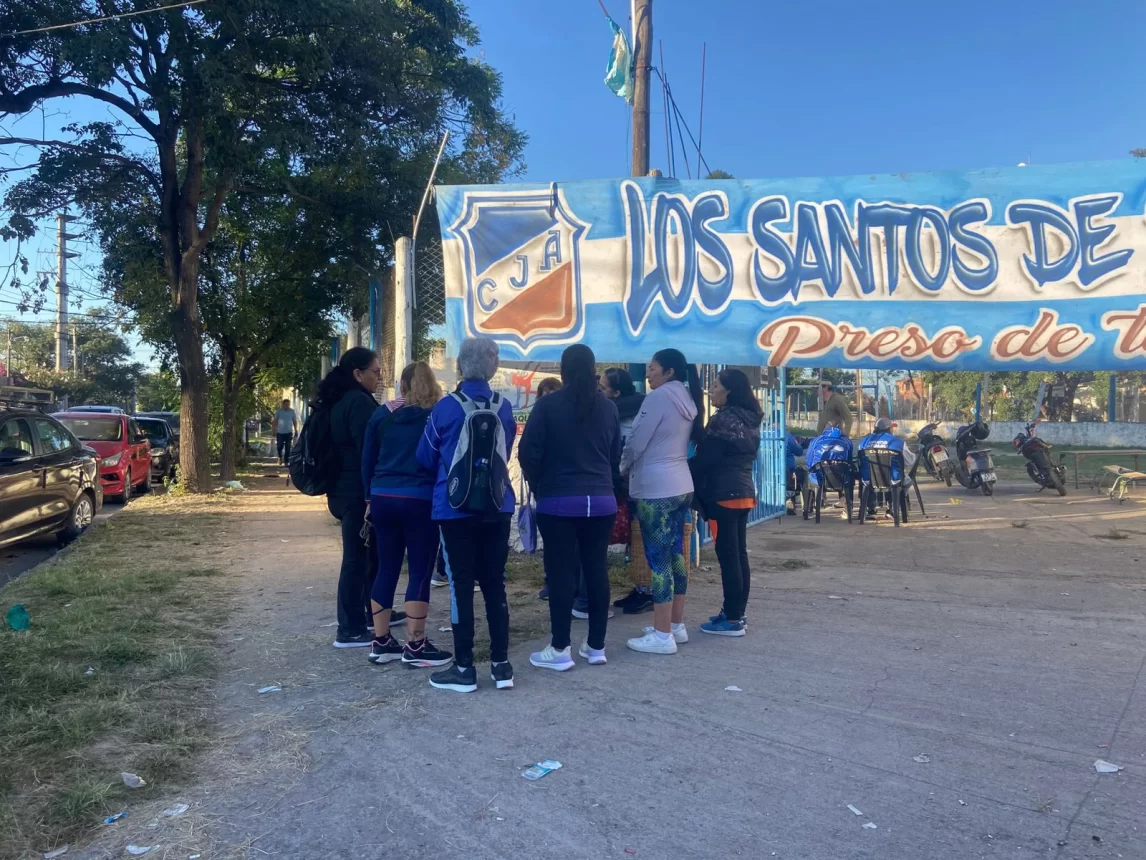 Emotivo último adiós a los jóvenes hinchas de Juventud Antoniana