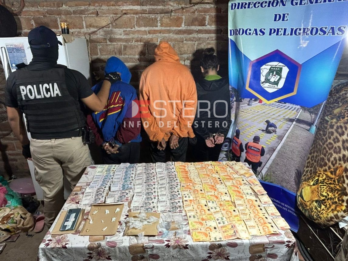 Detuvieron a tres bandeños que tenían cocaína lista para la venta en el barrio Menéndez