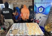 Detuvieron a tres bandeños que tenían cocaína lista para la venta en el barrio Menéndez