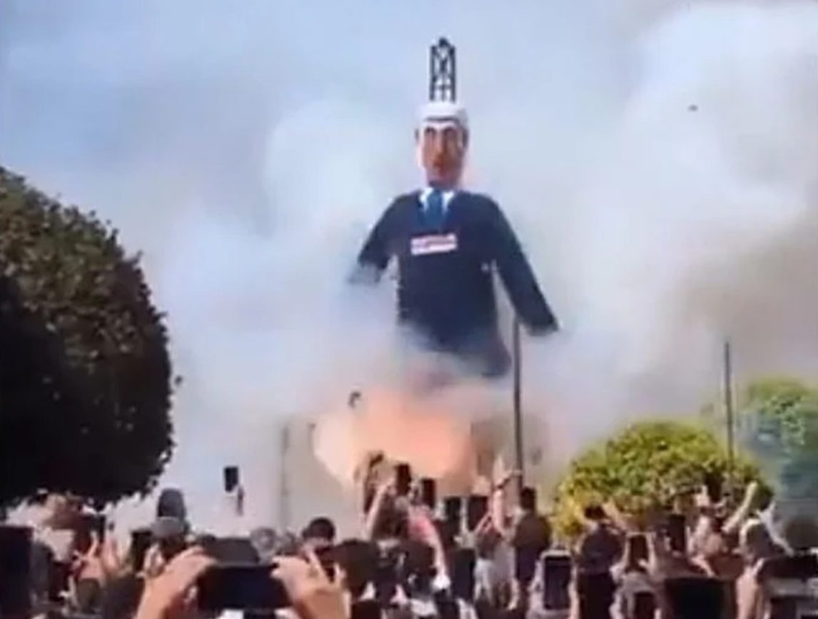 En España quemaron el muñeco de Netanyahu y desataron un escándalo diplomático con Pedro Sánchez