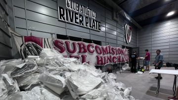 River prepara un recibimiento histórico con toneladas de papel para el Superclásico