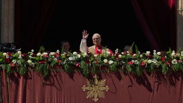 En su primera Pascua como Papa, León XIV criticó la “idolatría del lucro”